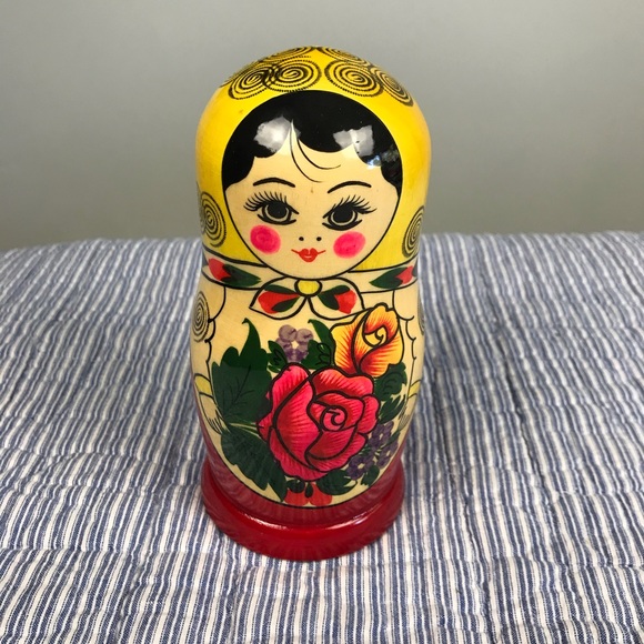 Vintage Russian Nesting Dolls 7 Piece Traditional - Picture 6 of 9